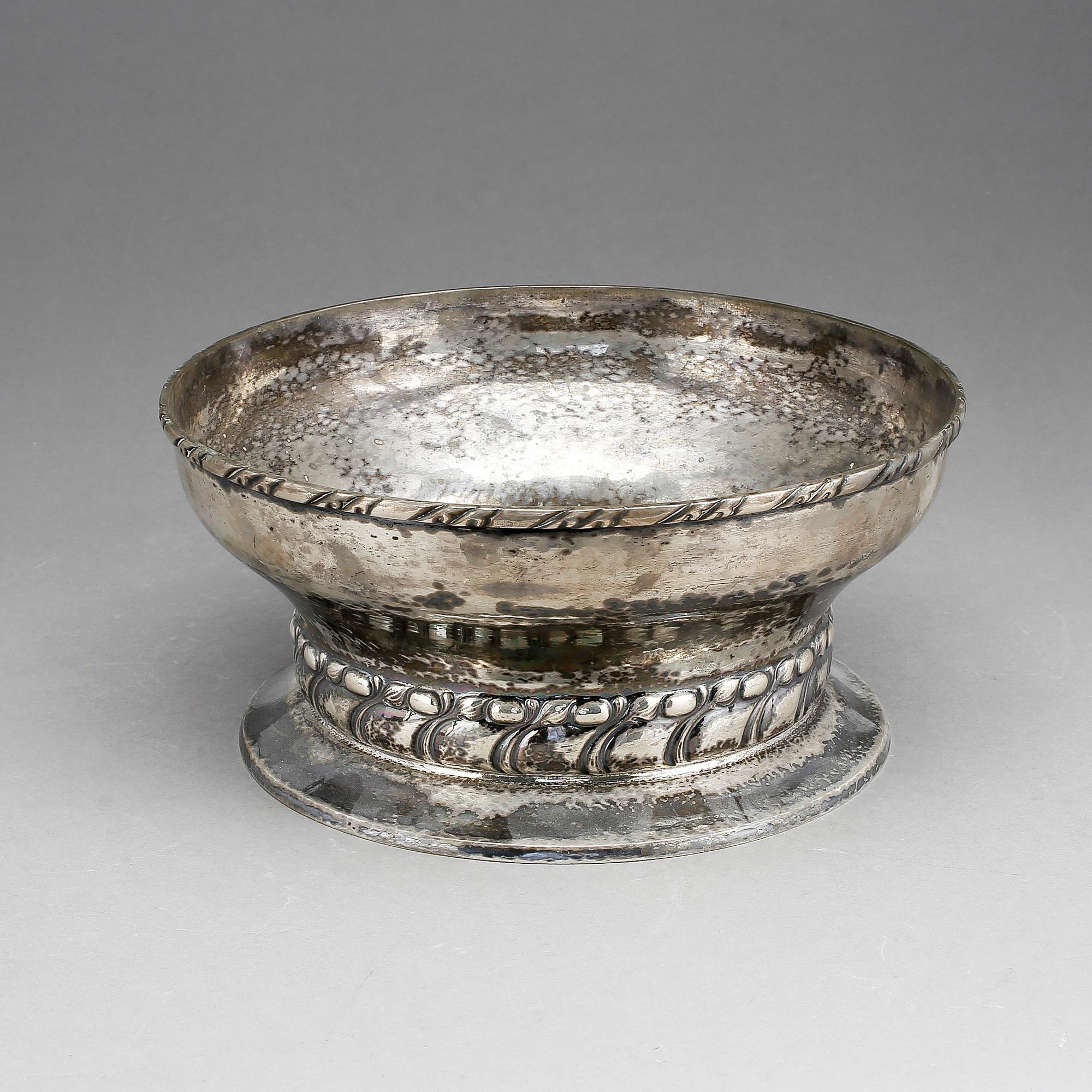 SKÅL, silver, CG Hallberg, Stockholm 1918, ca 780 g.