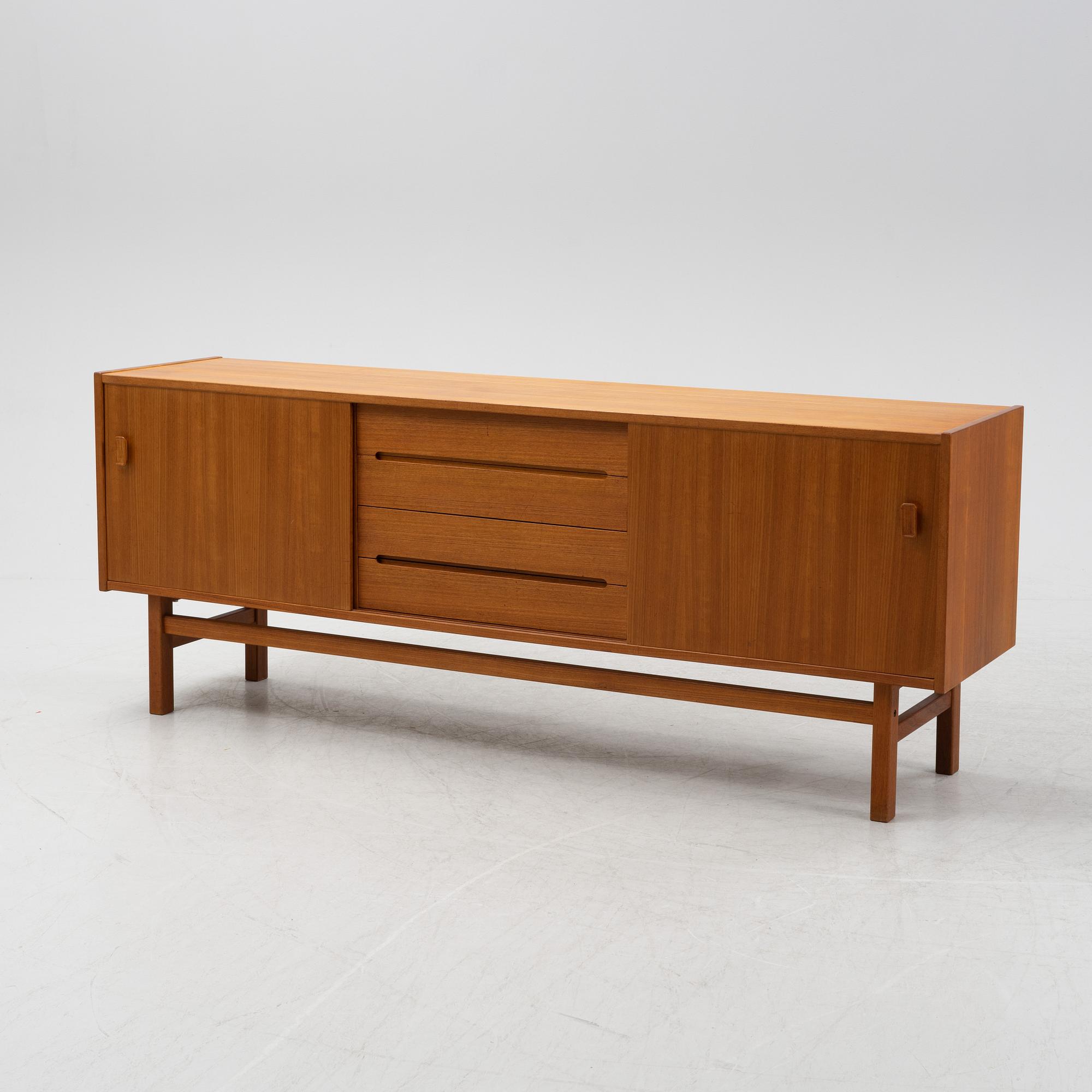 Nils Jonsson, sideboard, "Arild", Troeds, Bjärnum, 1960-tal.