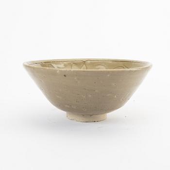 A Chinese Swatow ceramic bowl.