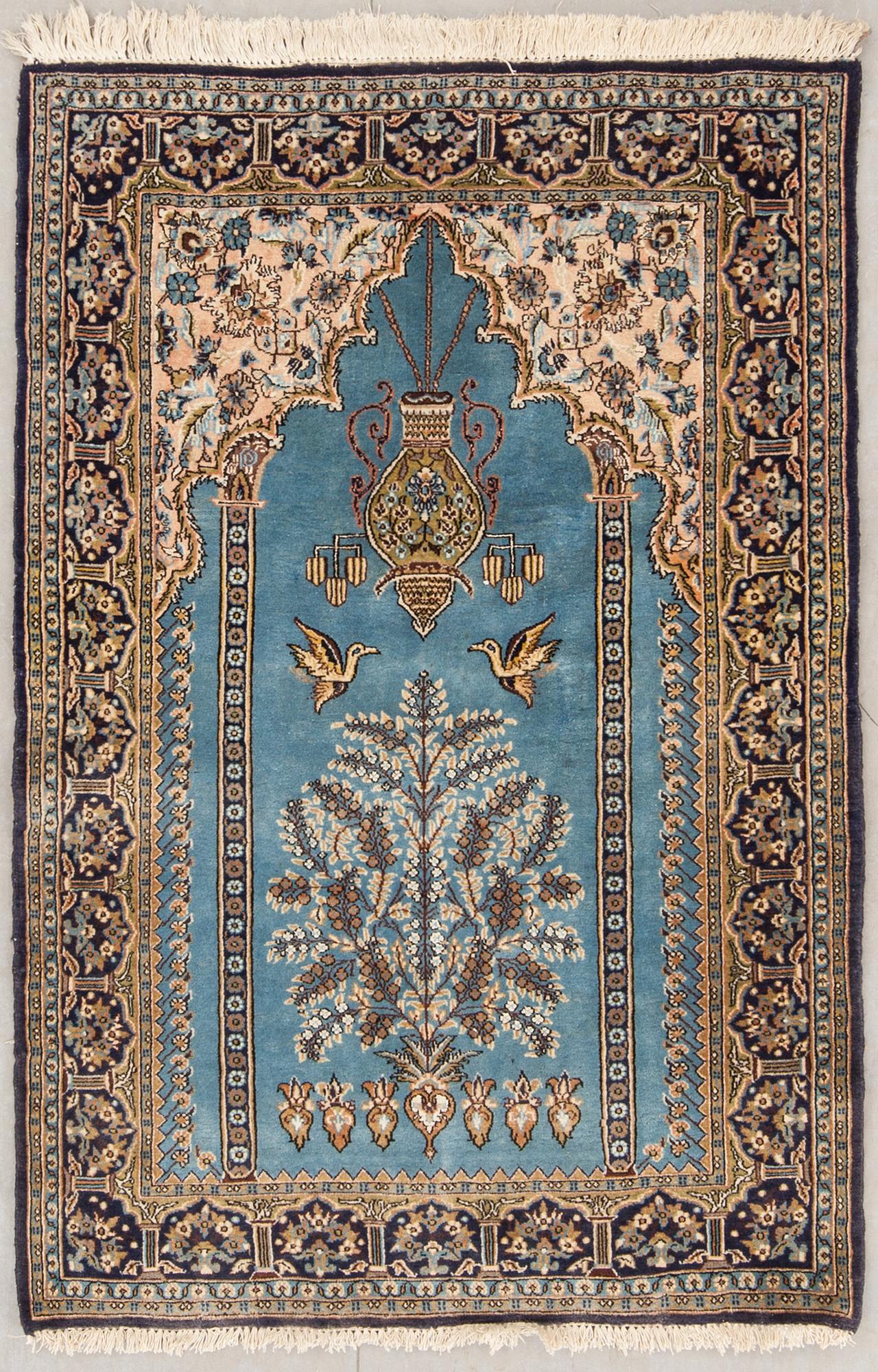 MATTA, old, Ghom, part silk, ca 152 x 102 cm.