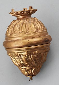 TAKKRONA, mässing samt majolika, Oscariansk, sent1800-tal. H 130.