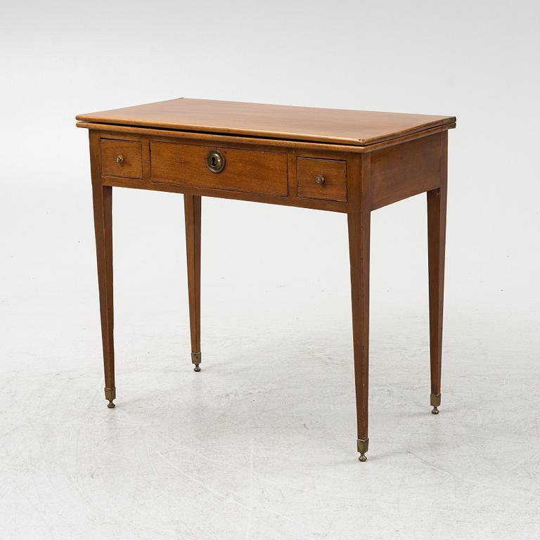 A mahogany veneered games table, late 18th Century.