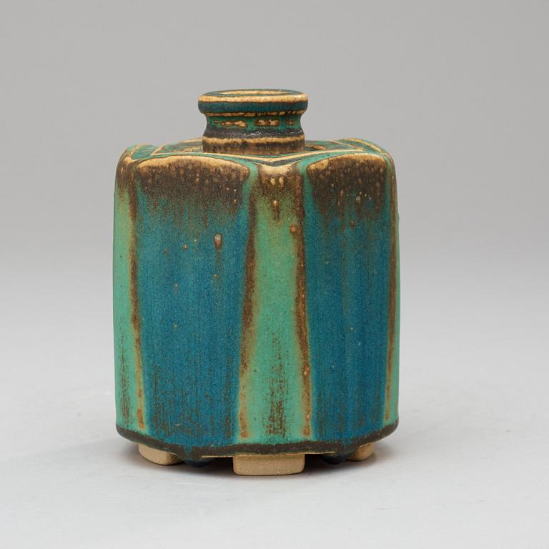 A Wilhelm Kåge 'Farsta' stoneware vase, Gustavsberg Studio 1957.