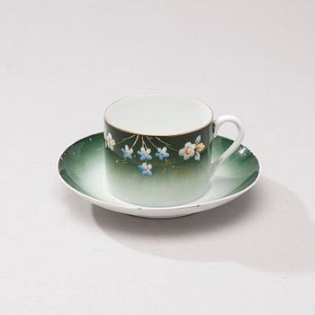 KAFFEKOPP med FAT, porslin, Gardner 1880-1890.