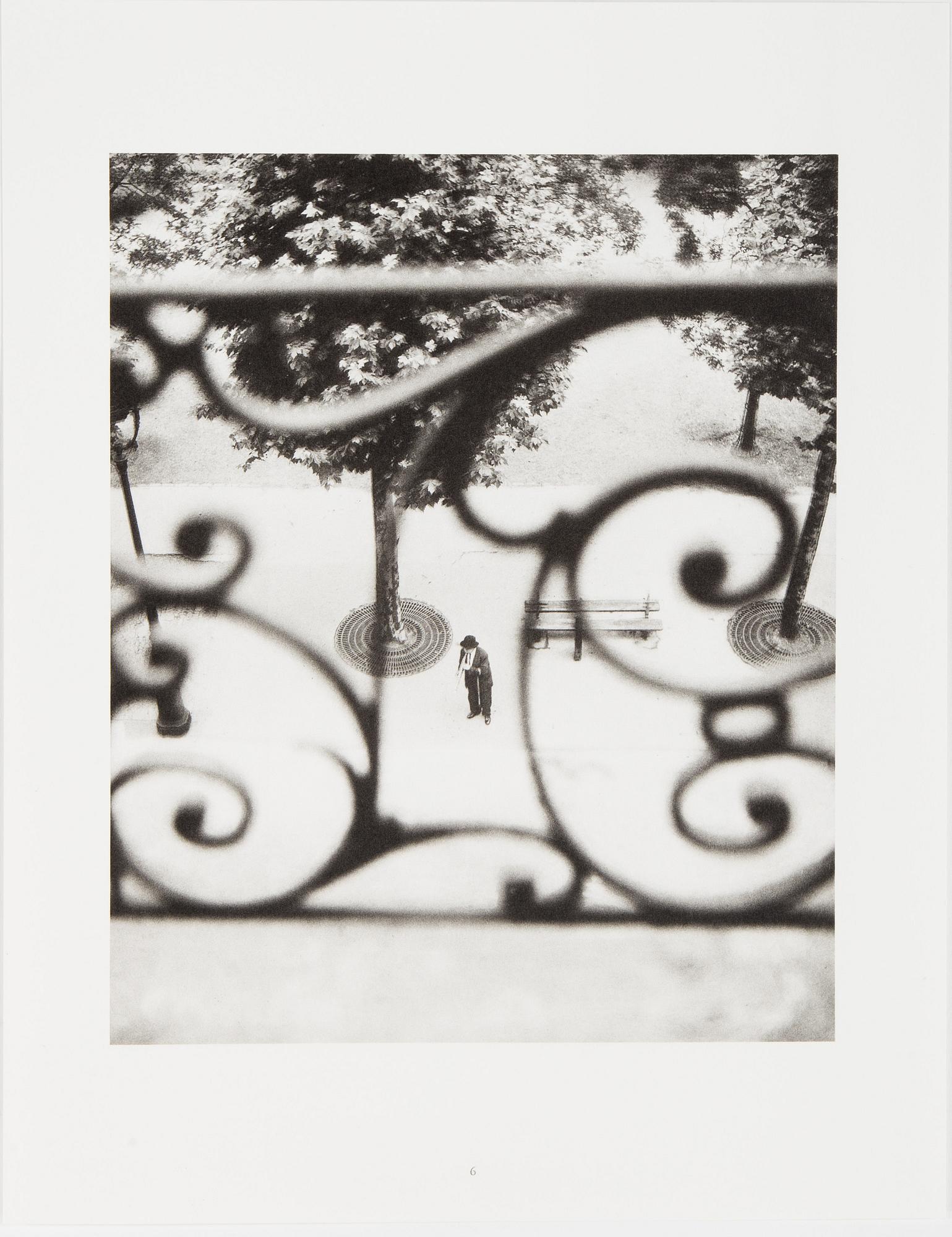 WILLY RONIS, Limited Edition Portfolio with 12 Collotype Plates, signed and numbered 238/290 on the colophon.