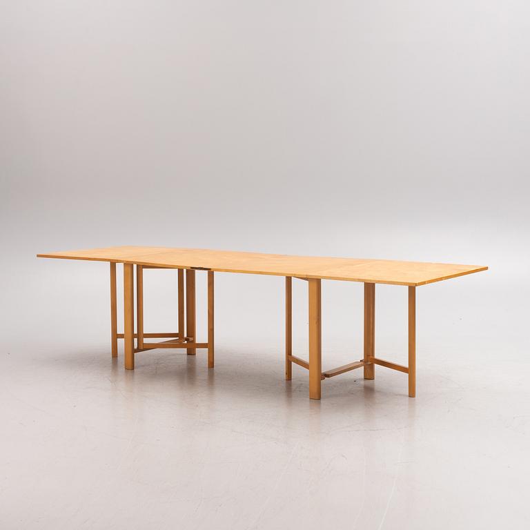 Bruno Mathsson, a 'Maria Flap' birch wood gateleg table Firma Bruno Mathsson 1960s/70s.