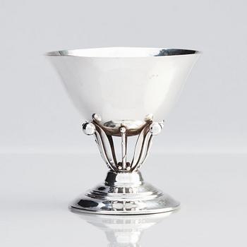 Georg Jensen, skål på fot, Köpenhamn 1918, 830/1000 silver, design nr 17.