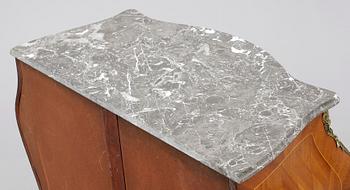 BYRÅ, rokokostil, 1900-talets mitt.