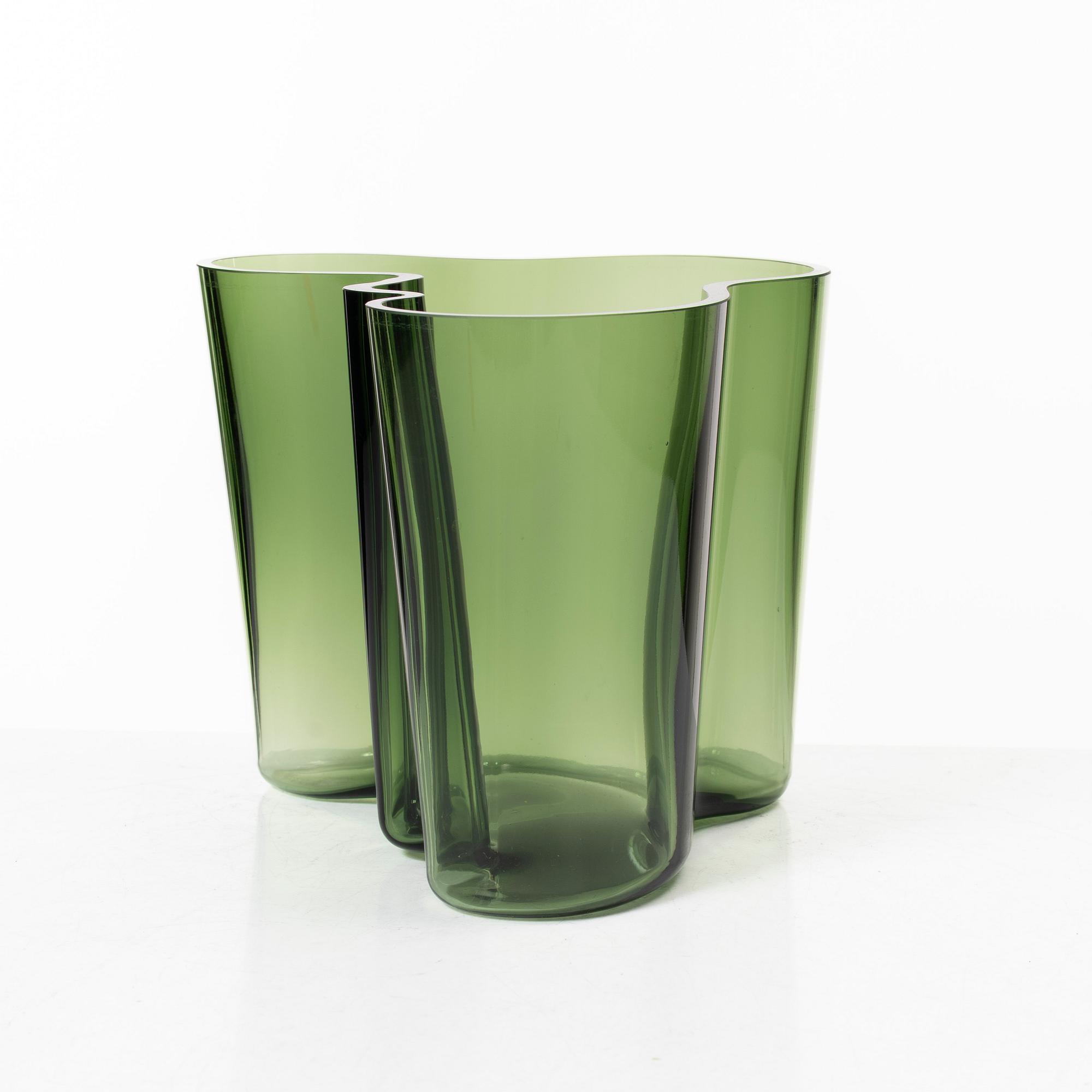 Alvar Aalto, Vase, "Savoy" signed A. Aalto 1936-1986 Iittala.