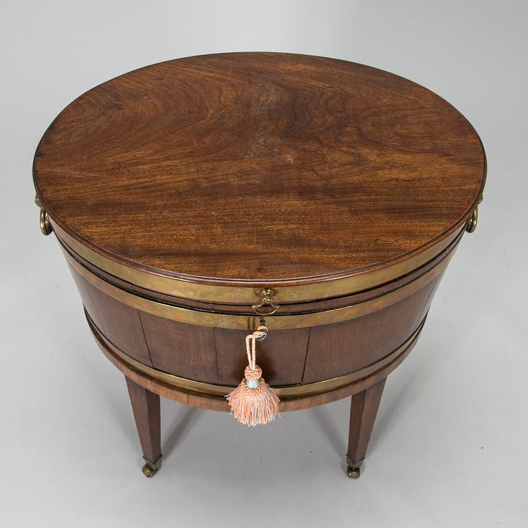An 18th century english wine cooler.