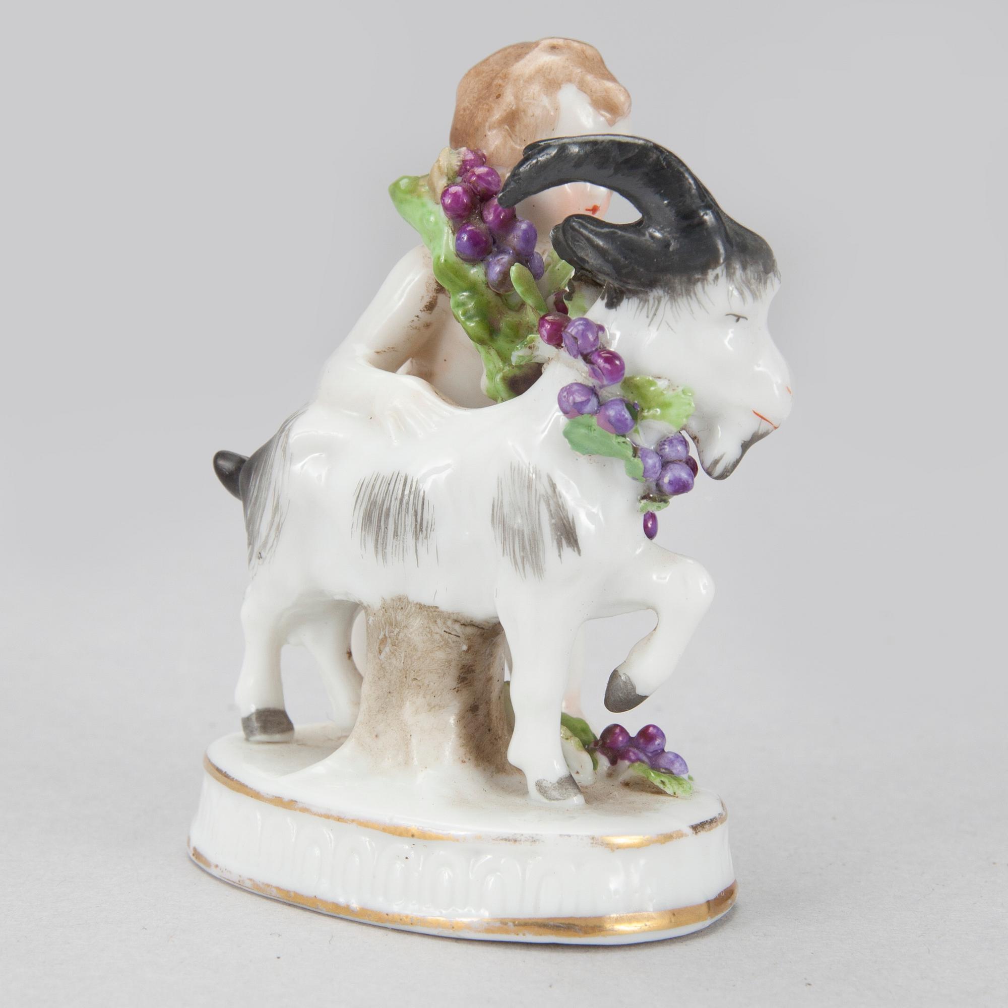 FIGURINER, 2 st, porslin, Mellaneuropa, troligen ca 1900.