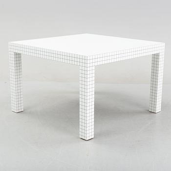 A model 2600 'Quadrema' table by Superstudio for Zenotta, designed in 1970.