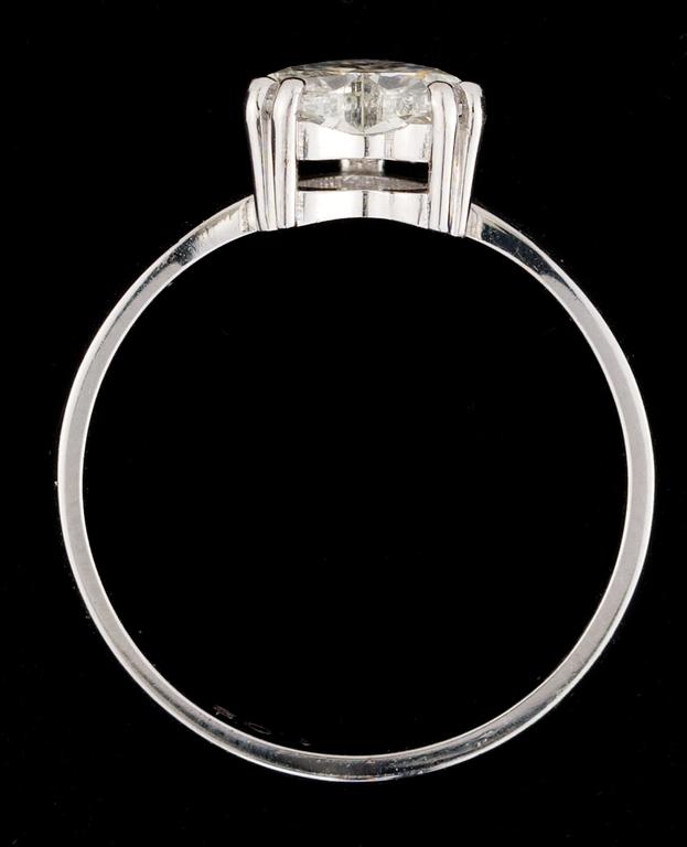 Ring, set wih a heart cut diamond, 1.02 cts.