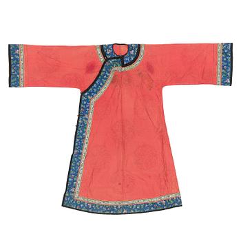 849. An embroidered Chinese silk robe, late Qing dynasty.