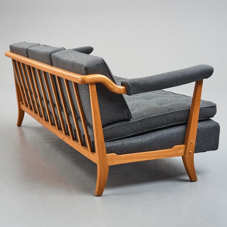 Sten Blomberg, A Swedish Modern sofa and an easy chair for Meeths, 1940's.