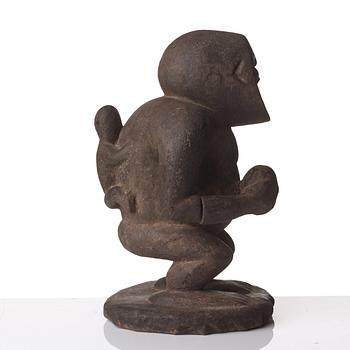 A MOTHERHOOD SCULPTURE, painted wood, height 35,5 cm, Cameroon, the Mambila or Bamileke peoples.