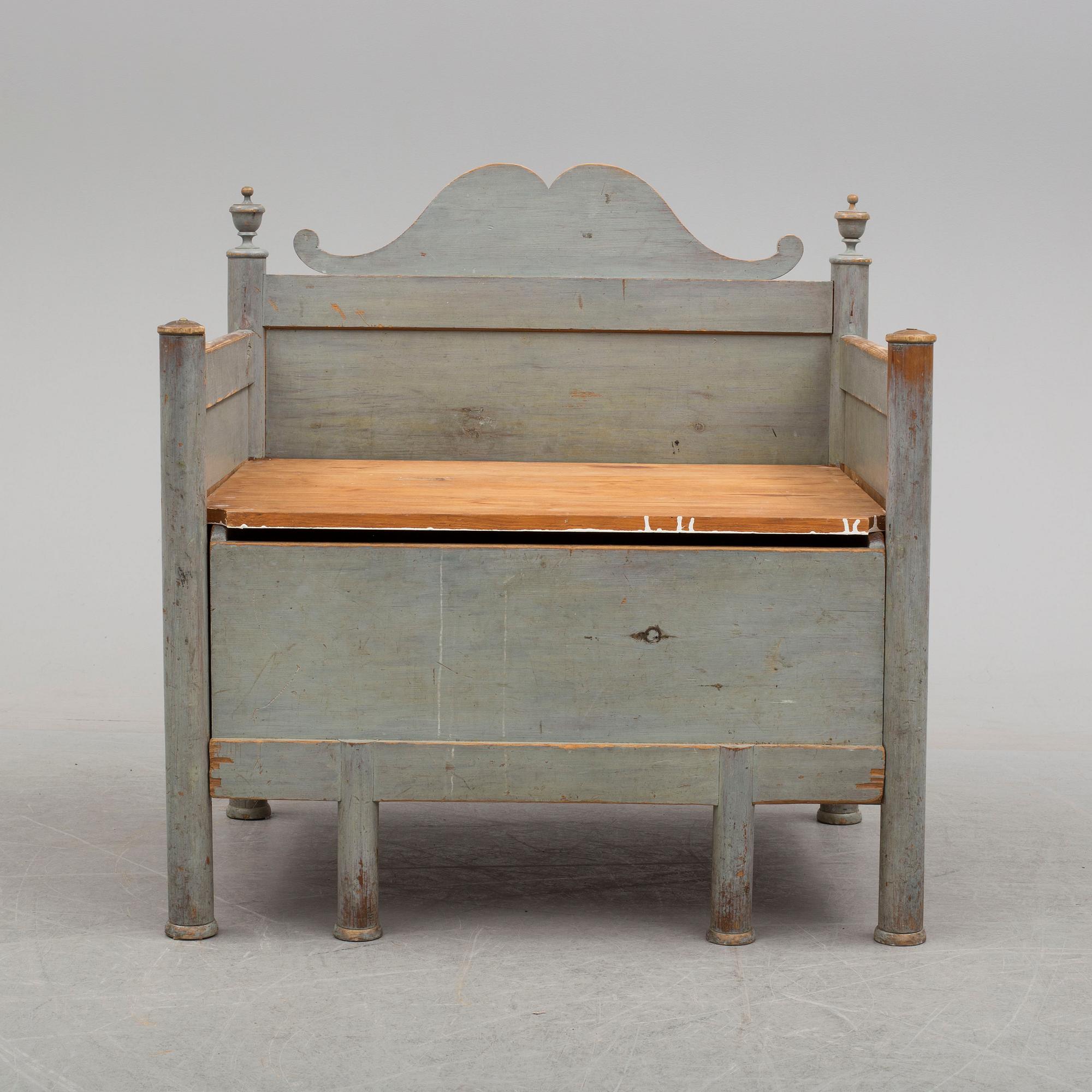 BARNSÄNG/STOL/FÖRVARING, 1800-tal.