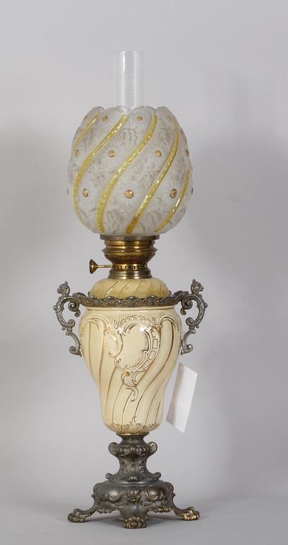 BORDSFOTOGENLAMPA. Flintgods. Nyrokoko, sent 1800-tal.