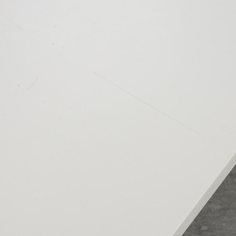 Michele Cazzaniga, matbord, "Tense Table", MDF Italia, samtida.