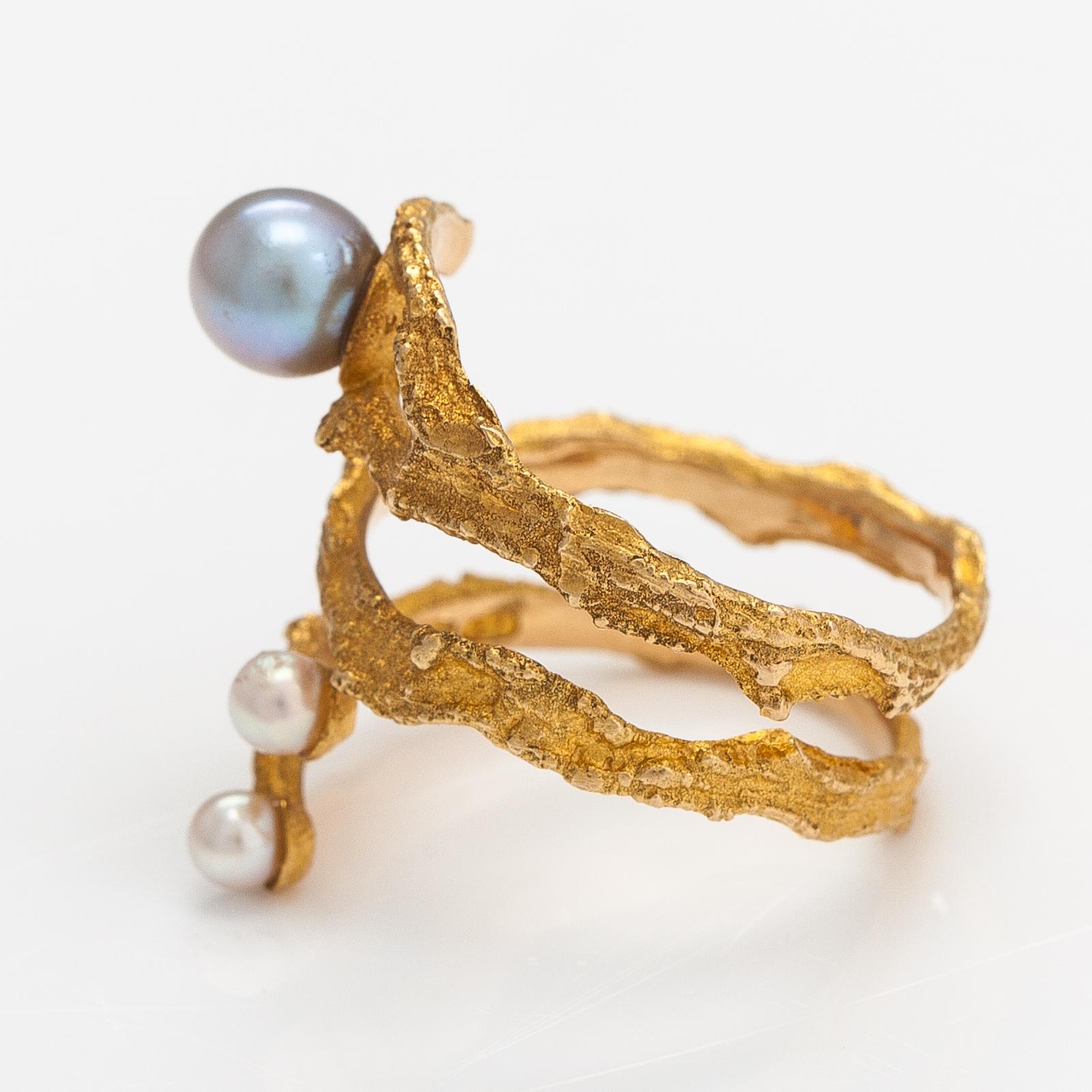 Björn Weckström, Ring "Octobus", 14K guld, odlade pärlor. Lapponia 1971.