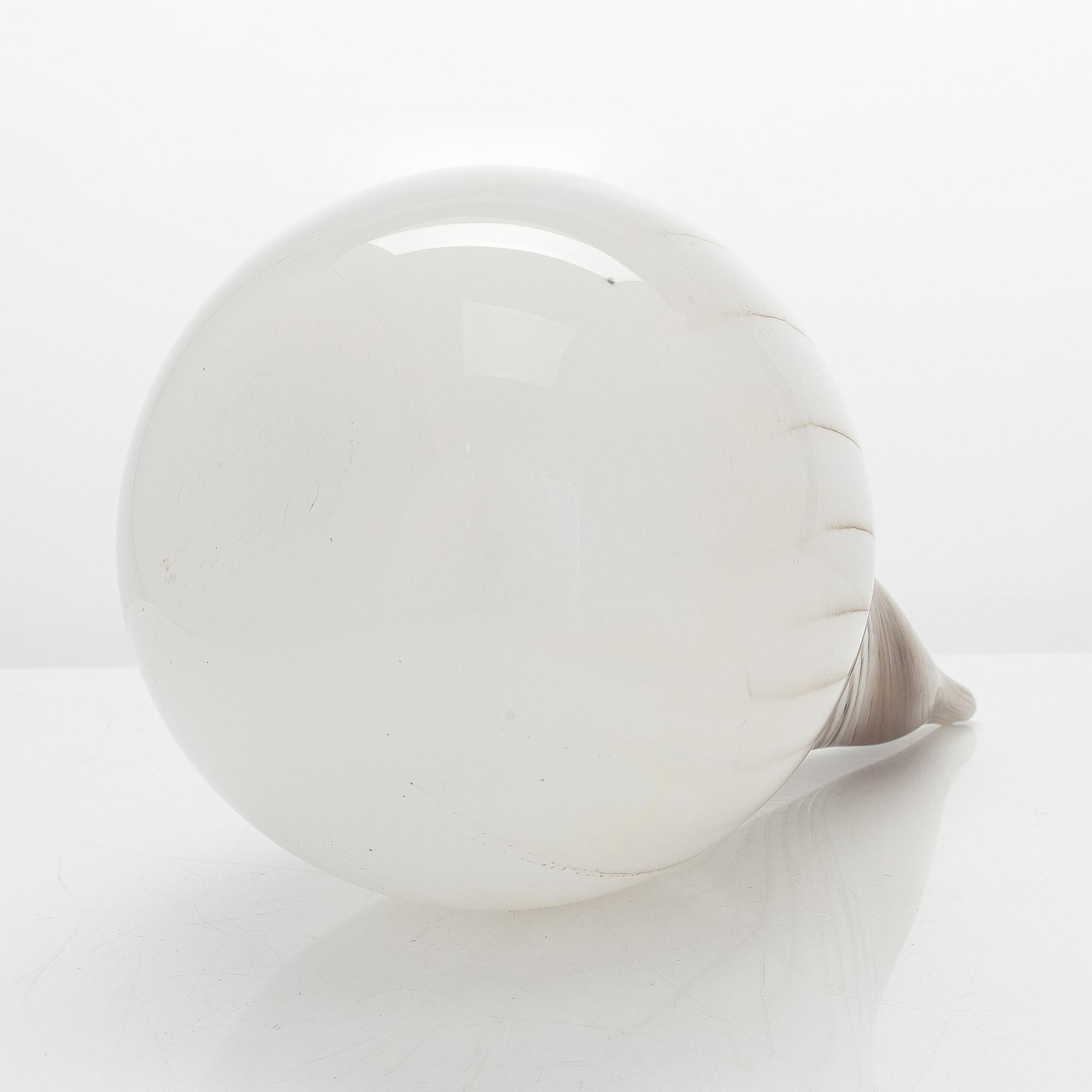 Oiva Toikka, a glass sculpture signed O. Toikka Nuutajärvi, Kotiliesi 2004.