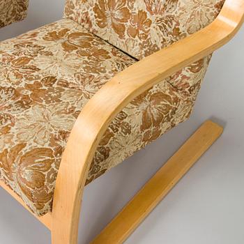 Alvar Aalto, fåtöljer ett par, modell 34 O.Y. Huonekalu- ja Rakennustyötehdas A.B. 1900-talets mitt.