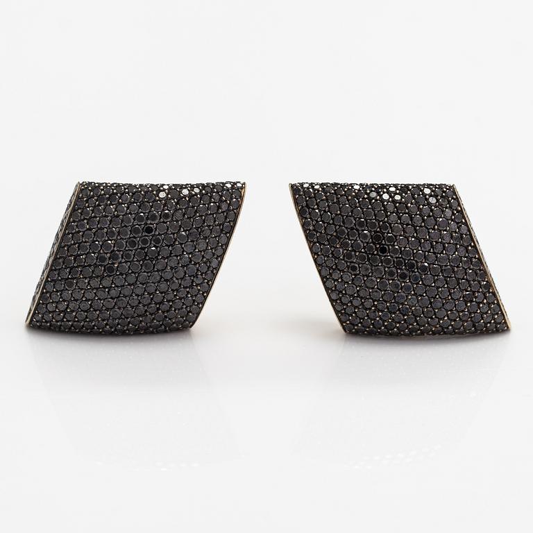 Vhernier, A pair of 18k gold "Fibula" earrings with black diamonds ca. 8.86 ct in total. Milano.