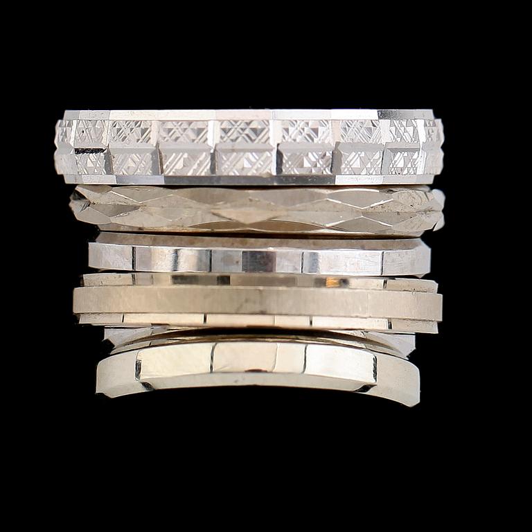 RINGAR, 7 st, 18 k vitguld. Vikt ca 22 gram.