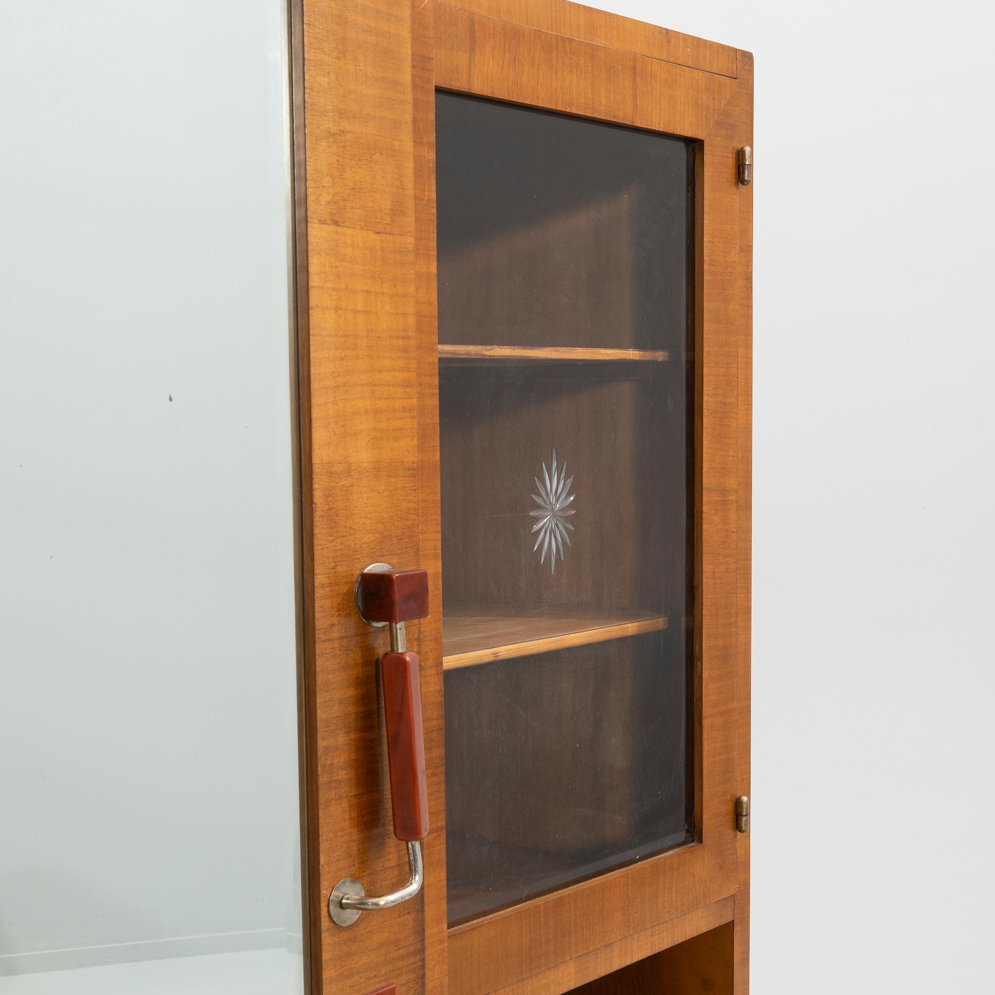 Klädskåp Art Deco 1900-talets första hälft.