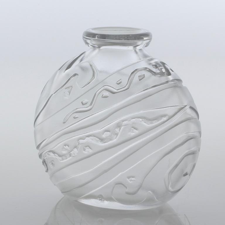 LARS FLETRE, vase, glass, Hadeland Glassverk, signd with initials and dated 1948.