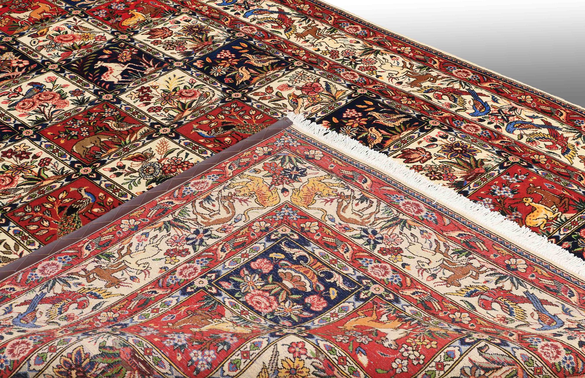 A CARPET, Figural Baktiari, ca 306 x 210 cm.