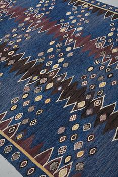 Barbro Nilsson, matta, "Snäckorna", gobelängteknik, ca 309,5-312 x 203-205,5 cm, signerad AB MMF BN.