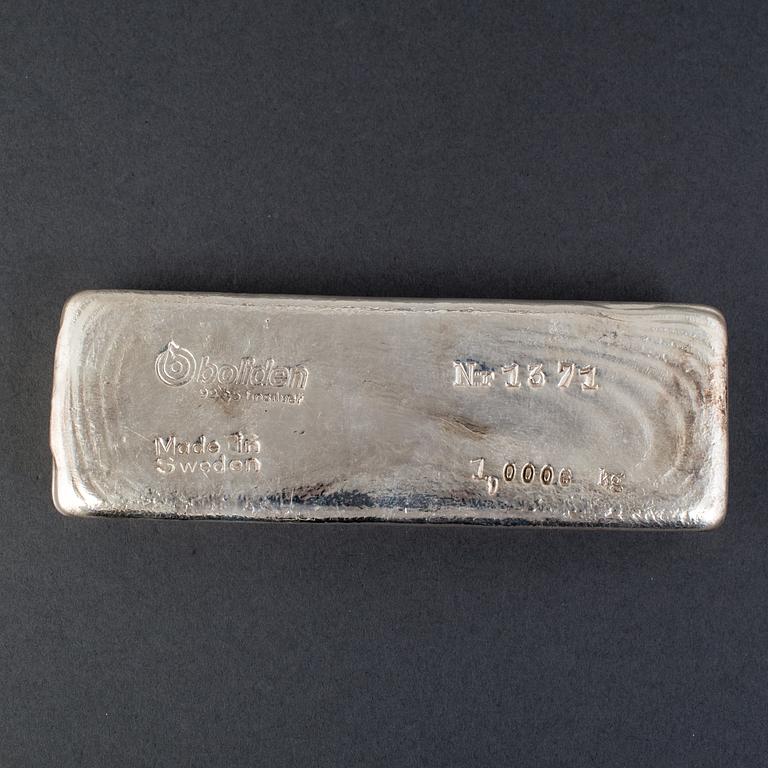 A Swedish fine silver 999,5 ingot from Boliden. Weight ca 1 kg.