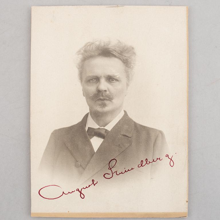 Lina Jonn, portrait photograph of August Strindberg with the author's signature.
