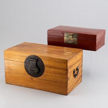 Two Chinese boxes, 20th Century.