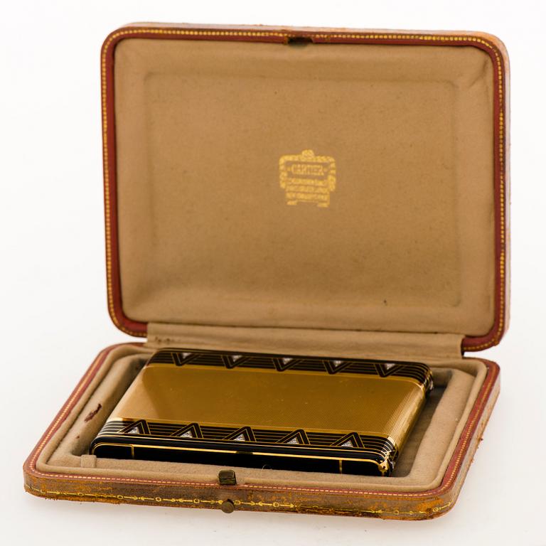 A Cartier Art Deco cigarett case in 18K gold with black enamel and eight-cut diamonds. dimensions 9.8 X 7.5 X 1.2 cm, weight 183 g. Signed Cartie...