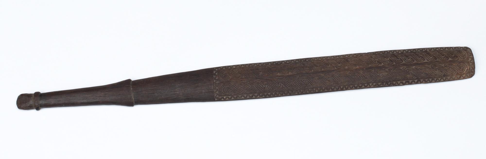 CEREMONIELL KLUBBA. Trä. Nya Guinea omkring 1960-1970. Längd 70,5 cm.