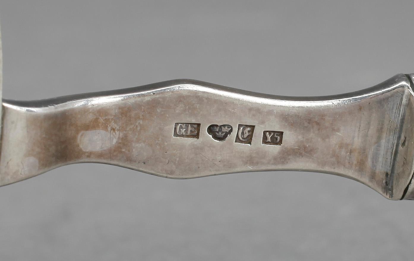 PARTI SILVER, 9 delar, Sverige och England, 1800-tal. Vikt exkl delar med stålblad och benhandtag ca 184 gram.