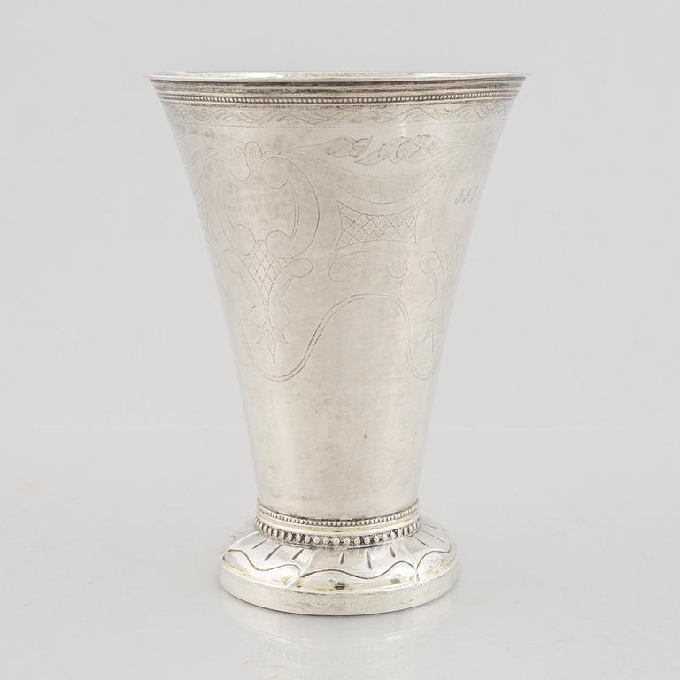 A silver beaker by Erik Ernander, Uppsala, 1809.