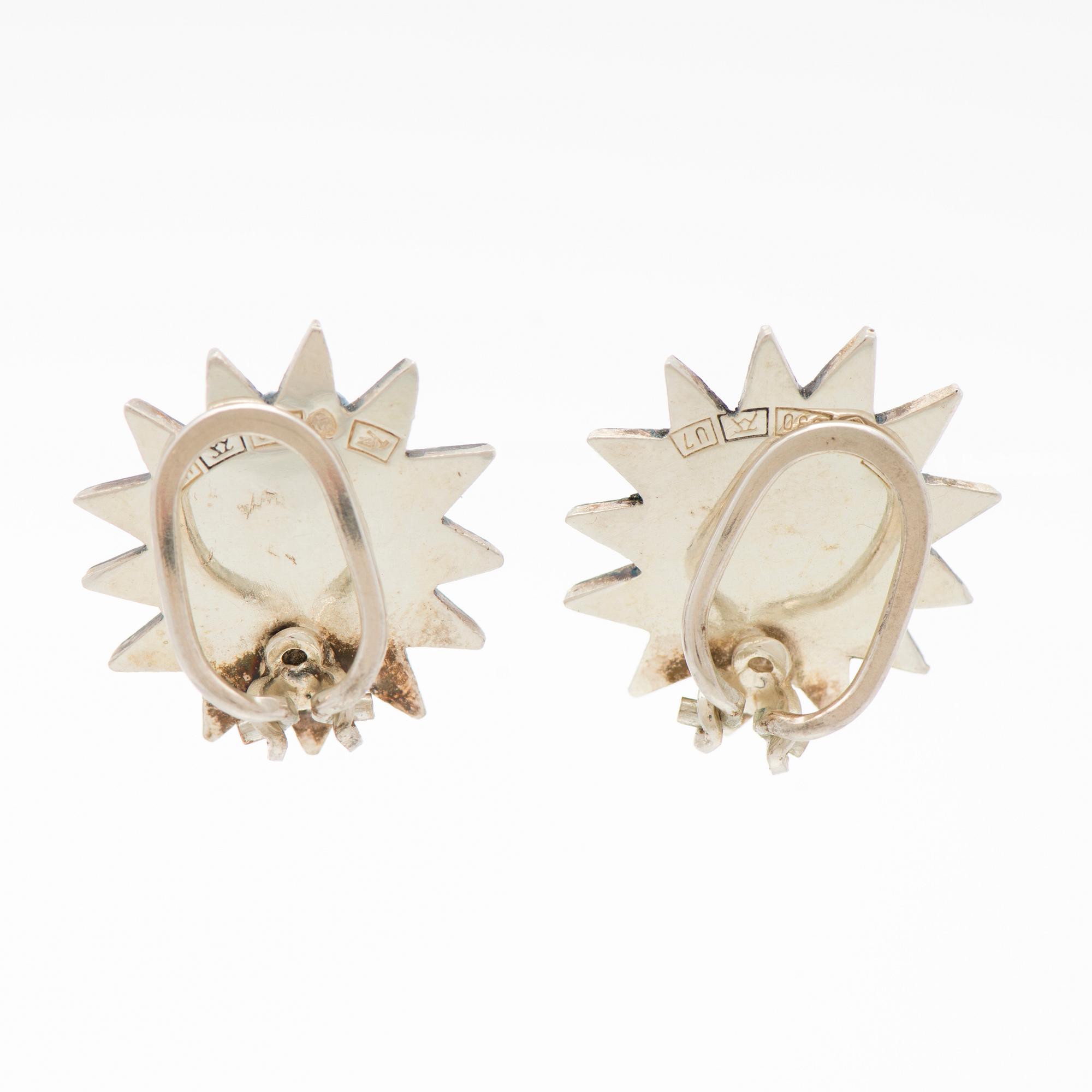 JORMA LAINE, RIIPUS ja KORVAKORUT, hopeaa. Kultateollisuus, Turku 1970-73.