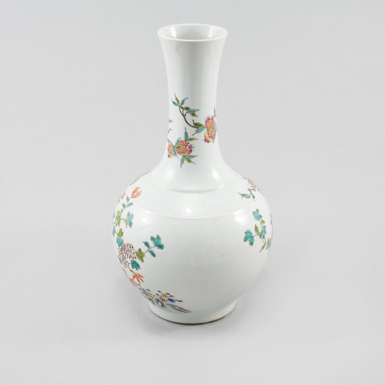 VAS, porslin, Kina, 1900-tal.