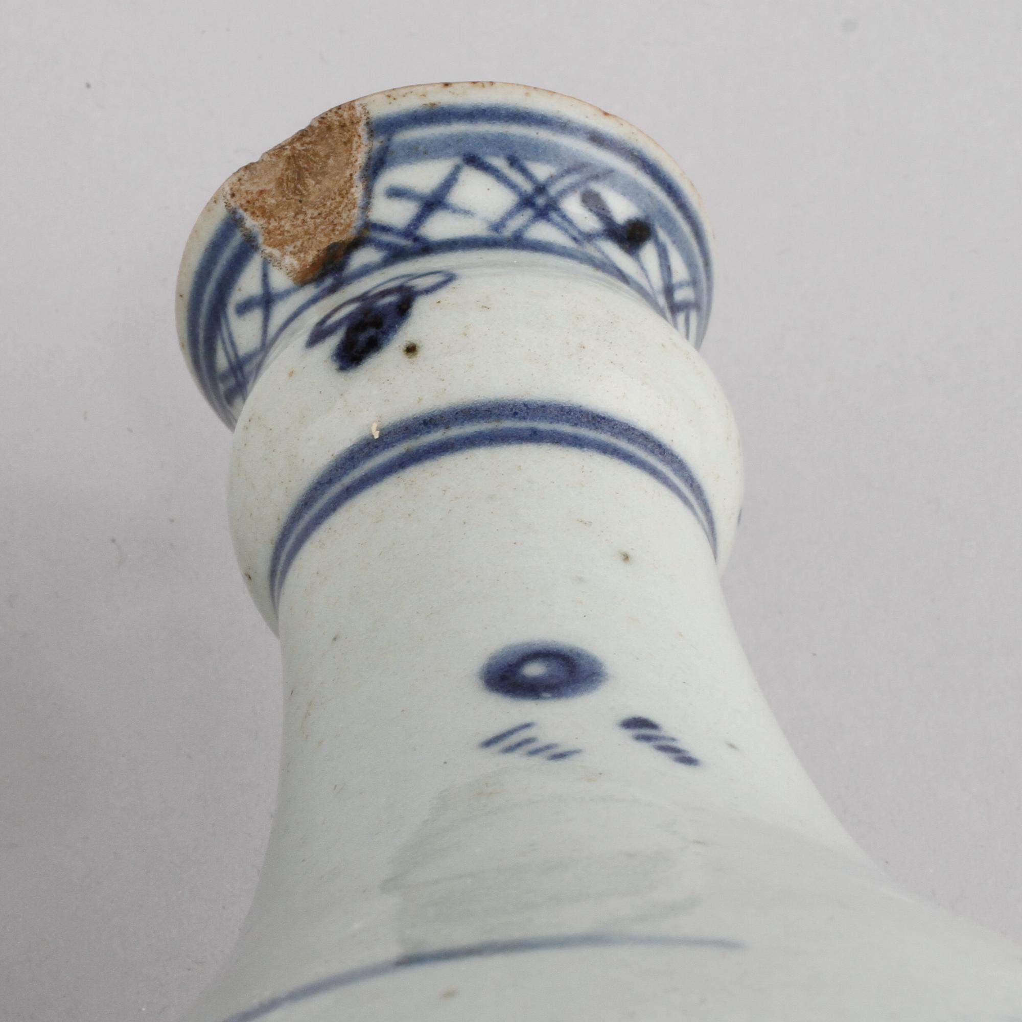 VAS samt LOCKBOJAN, porslin, Kina, 1800-tal.