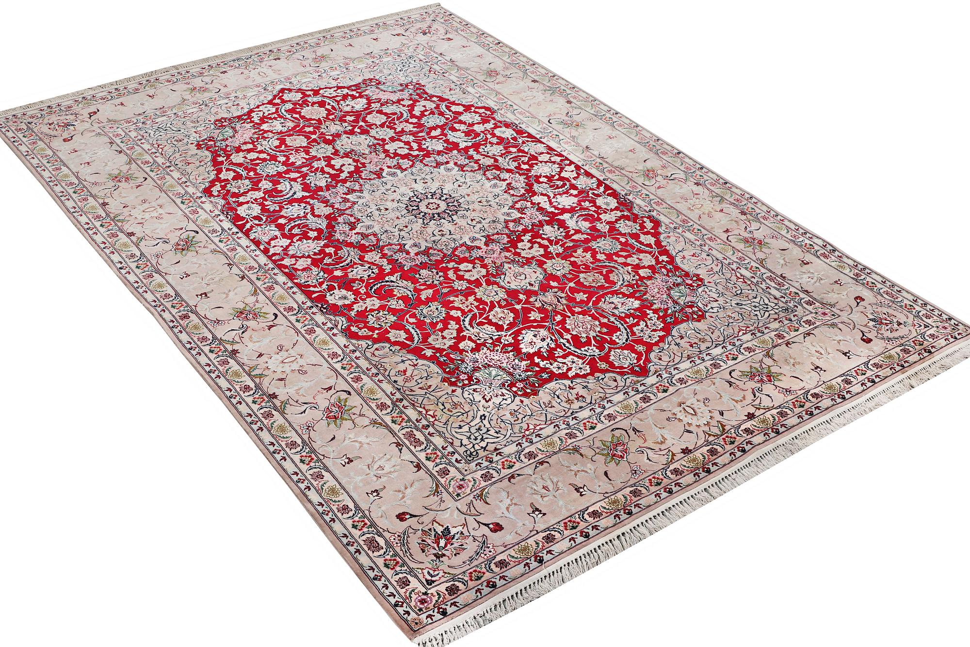 An Esfahan carpet, part silk, c. 298 x 206 cm.
