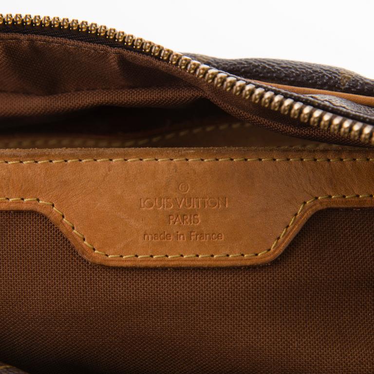 LOUIS VUITTON Monogram Carryall Bag.