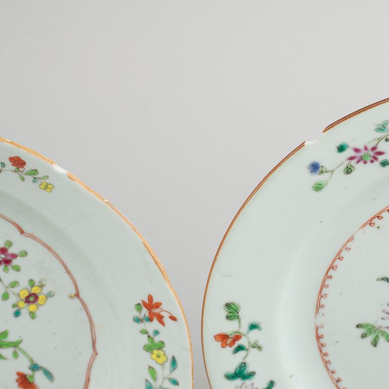 Four pieces of porcelain from China, Qianlong (1736-1795).