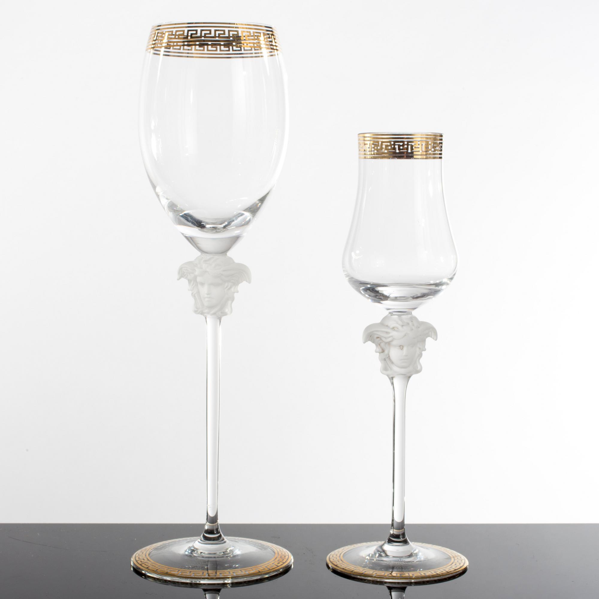 GLASSERVISDELAR, 32 stycken, "Medusa", Versace för Rosenthal.