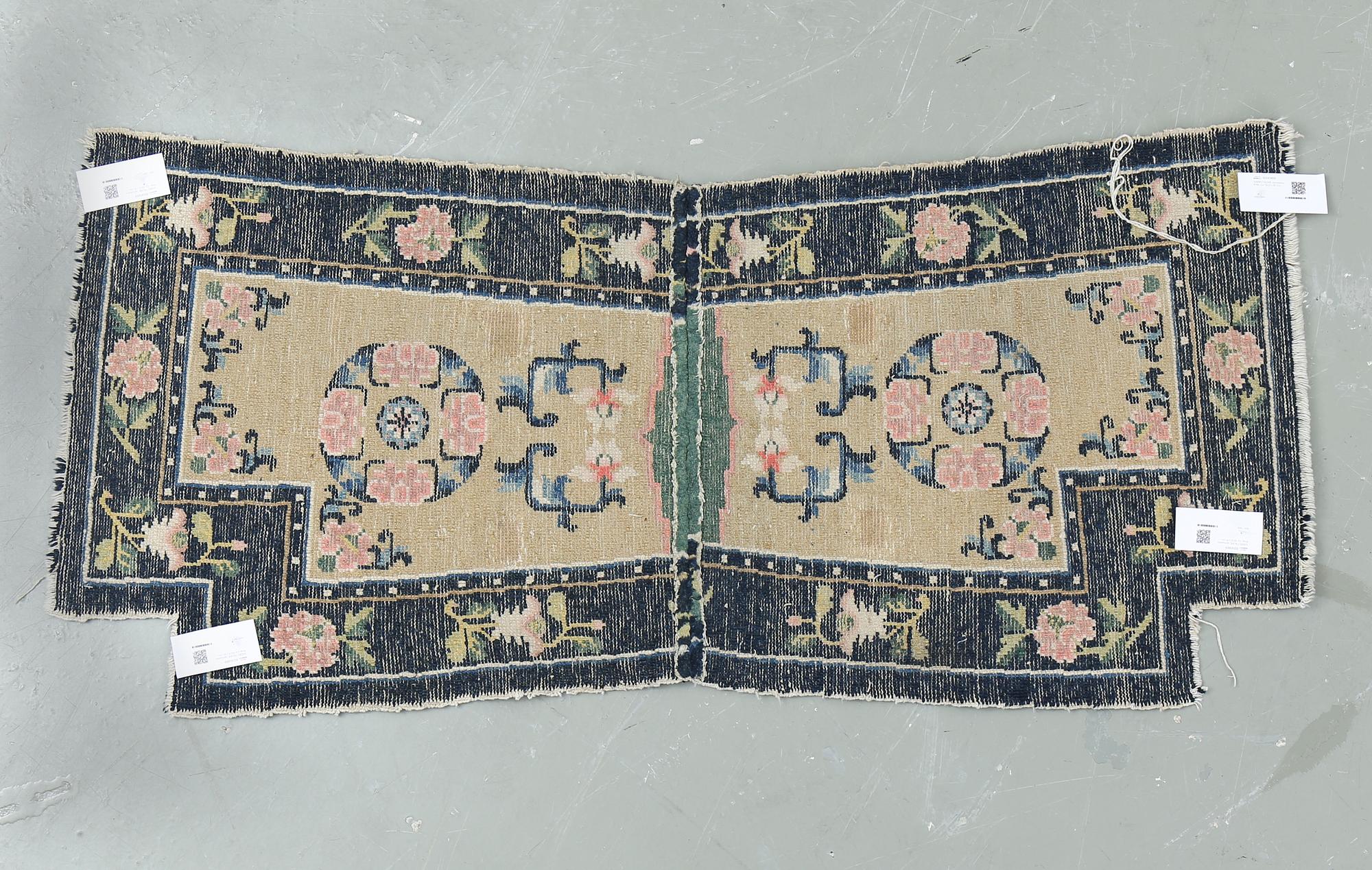 SADELTÄCKE, semiantik Kina. Ca 132,5 x 61 cm.