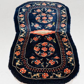 AN ANTIQUE/SEMI-ANTIQUE CHINESE HORSE COVER, 120 x 60 cm.