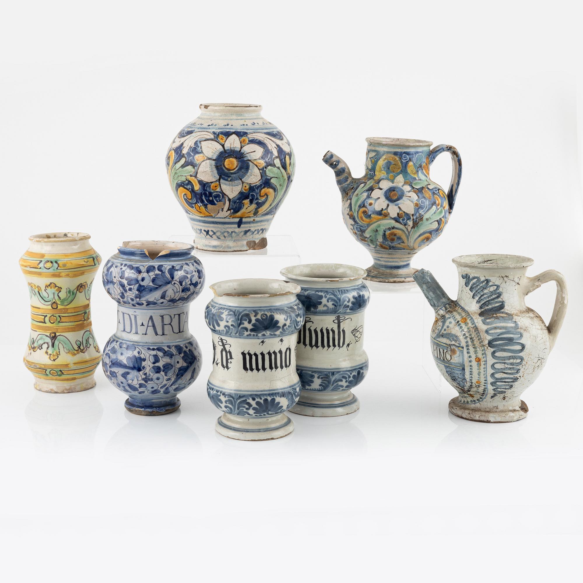 Seven earthenware apothcahry jars, southern Europe, 18th/19th century.