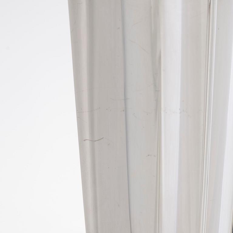 Tapio Wirkkala, two silver and teak 'Flame' vases, Kultakeskus, Hämeenlinna 1962 and 1964.